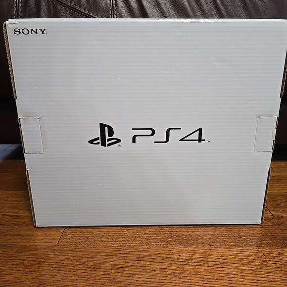 Sony PlayStation 4 PS4 Final Fantasy XV 15 Luna Edition Console System Steelbook - Picture 11 of 16